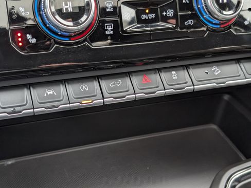 Used 2022 GMC Sierra 1500 AT4 w/ AT4 Preferred Package image 22