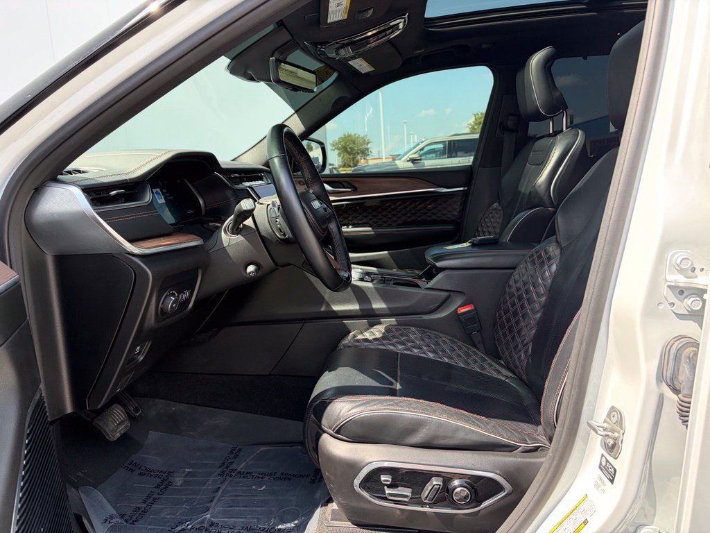 Used 2022 Jeep Grand Cherokee Summit w/ Adv Protech Group IV AWD/4WD image 14