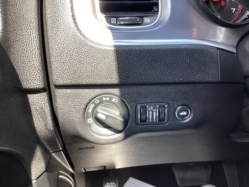 Used 2022 Dodge Charger SXT image 16