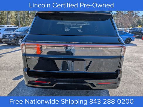 Certified 2025 Lincoln Navigator Reserve image 5
