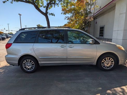 Used 2008 Toyota Sienna XLE Limited w/ XLE Limited Pkg 2 AWD/4WD image 6