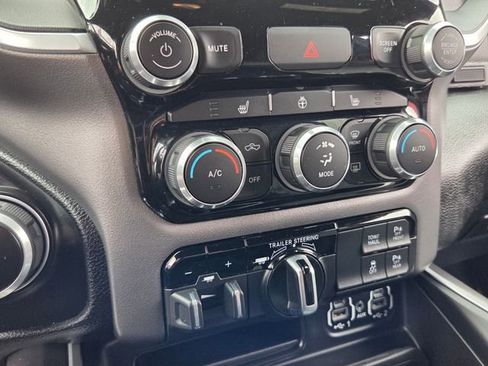 Used 2022 RAM 1500 Big Horn RWD image 23