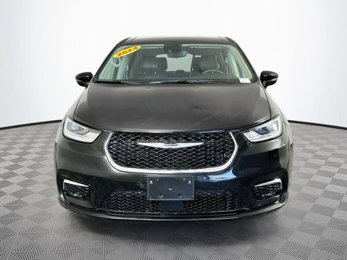 Certified 2024 Chrysler Pacifica Touring-L FWD image 4