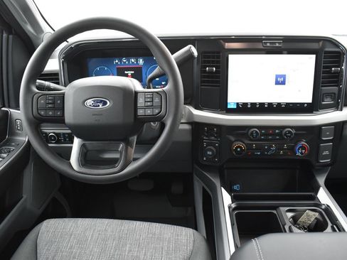 New 2025 Ford F350 XLT w/ Black Appearance Package image 16