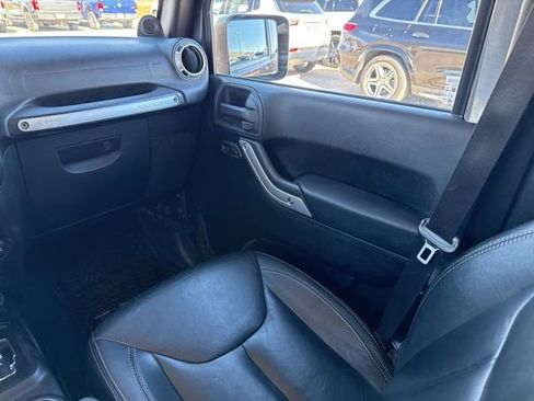 Used 2014 Jeep Wrangler Unlimited Sahara image 19