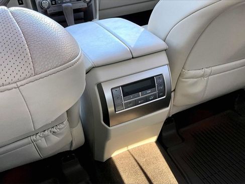 Used 2017 Lexus GX 460 Premium image 23