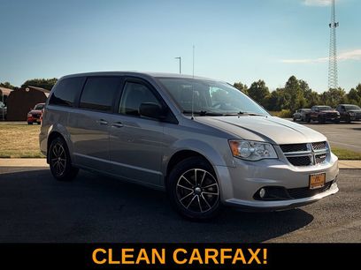 Used 2018 Dodge Grand Caravan SE w/ UConnect Hands-Free Group