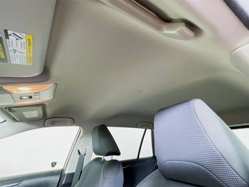 Used 2019 Toyota RAV4 LE w/ Carpet Mat Package image 12