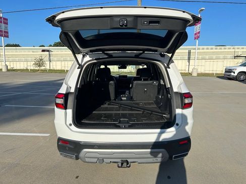 Used 2023 Honda Pilot Elite image 8