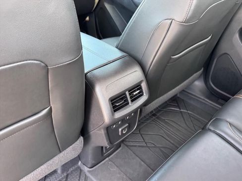 Used 2022 Chevrolet Equinox Premier AWD/4WD image 12