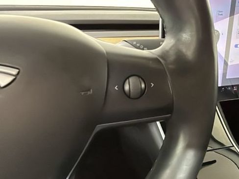 Used 2018 Tesla Model 3 Long Range RWD image 16