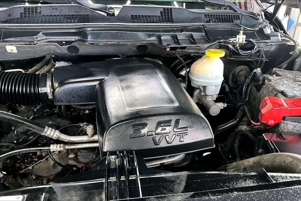 Used 2018 RAM 1500 Express AWD/4WD image 26