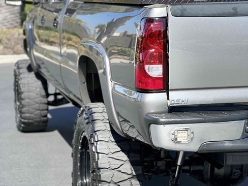 Used 2006 Chevrolet Silverado 3500 LT w/ Heavy-Duty Power Package AWD/4WD image 26