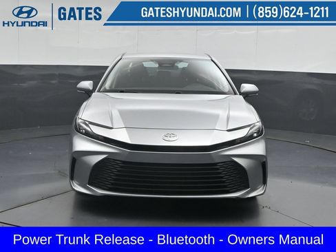 Used 2025 Toyota Camry LE FWD image 5