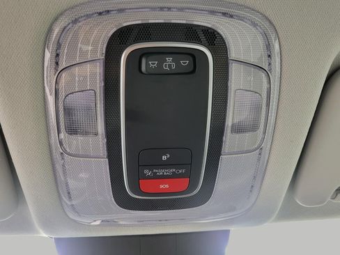 Used 2025 Hyundai Kona SEL FWD image 46