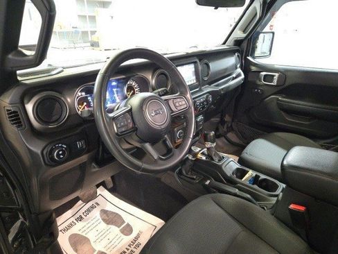 Used 2023 Jeep Gladiator Sport image 10