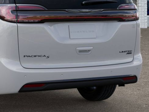New 2026 Chrysler Pacifica Limited w/ S Appearance Package AWD/4WD image 16