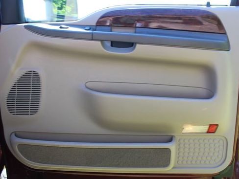 Used 2000 Ford F250 Lariat image 26