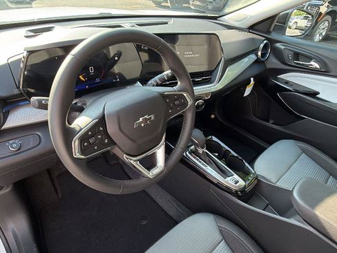 New 2026 Chevrolet Trax LT w/ Driver Confidence Package FWD image 3