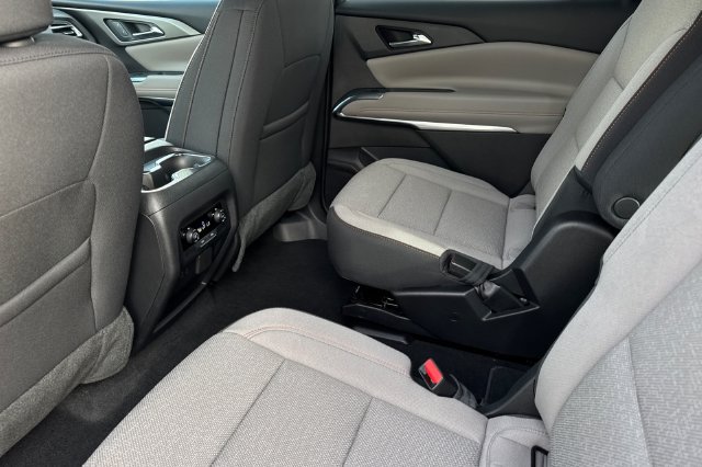 New 2027 Chevrolet Traverse LT w/ Sun and Wheel Package FWD image 19