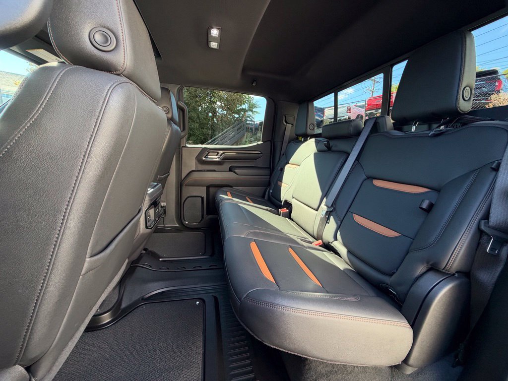 Used 2024 GMC Sierra 1500 AT4 w/ Technology Package AWD/4WD image 19
