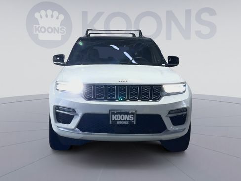 Used 2023 Jeep Grand Cherokee Summit w/ Luxury Tech Group V image 4