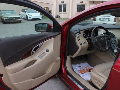 Used 2013 Buick LaCrosse Premium FWD image 20
