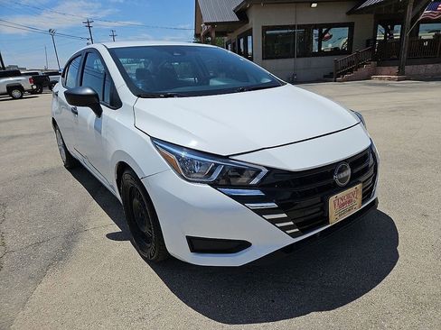 Used 2023 Nissan Versa S FWD image 11