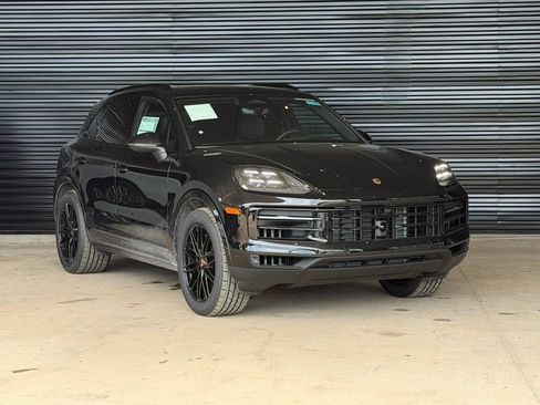 New 2026 Porsche Cayenne AWD/4WD image 9