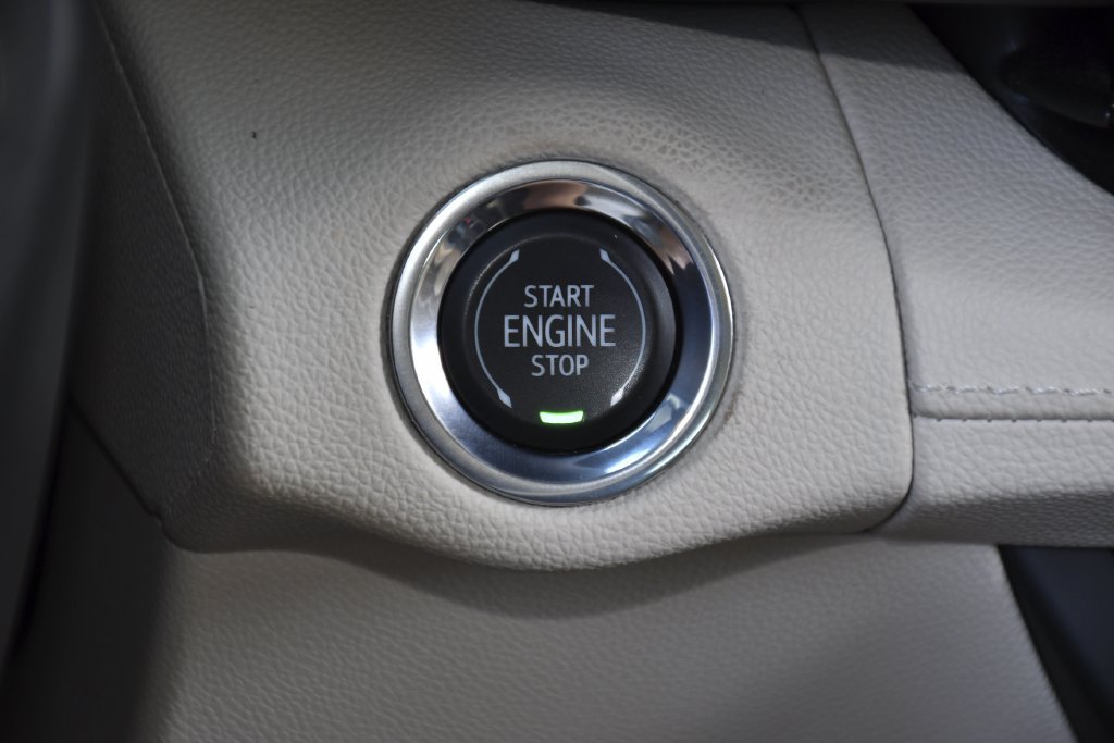 Used 2022 Buick Envision Avenir w/ Technology Package II FWD image 18