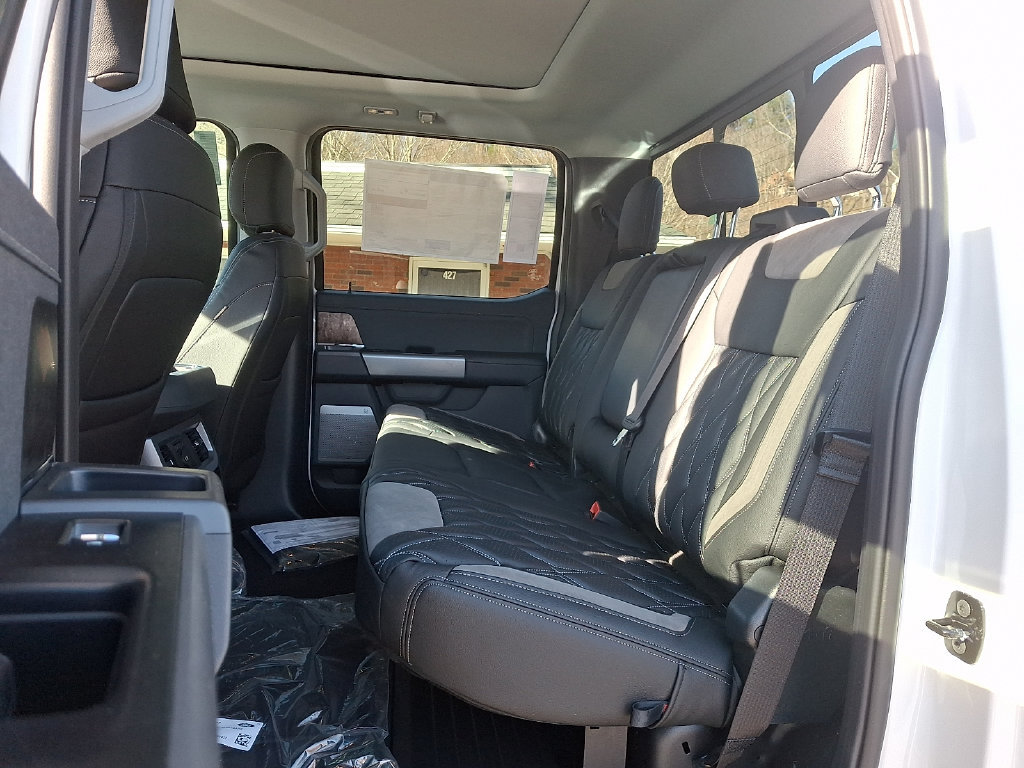 New 2026 Ford F250 Lariat w/ Black Appearance Package AWD/4WD image 5
