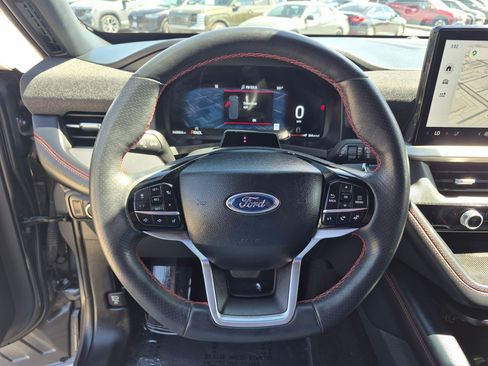 Used 2025 Ford Explorer ST-Line w/ ST-Line Street Pack AWD/4WD image 18