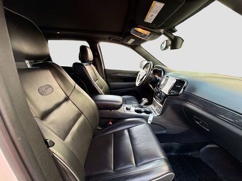 Used 2020 Jeep Grand Cherokee Overland image 29