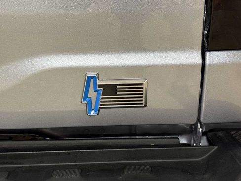 Used 2022 Ford F150 Lightning XLT AWD/4WD image 25