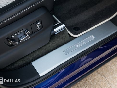 Used 2023 Bentley Bentayga image 40