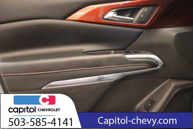 Used 2025 Chevrolet Traverse Z71 AWD/4WD image 10