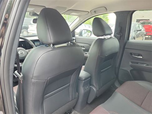 New 2025 Nissan Kicks SR image 23