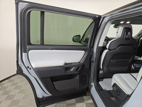 Used 2024 Rivian R1S Adventure AWD/4WD image 17