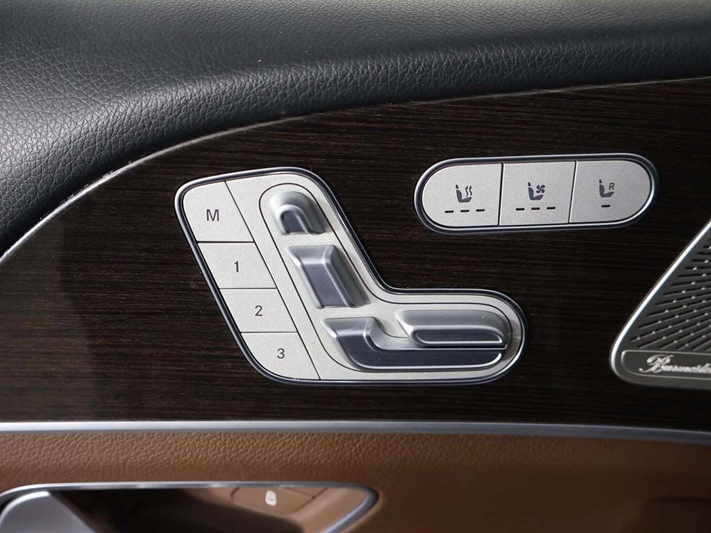 Used 2024 Mercedes-Benz GLE 450 4MATIC w/ AMG Line Exterior image 36