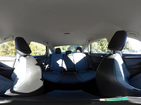 Used 2025 Volkswagen Jetta SE image 37