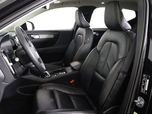 Used 2023 Volvo XC40 B5 Plus w/ Protection Package Premier image 31