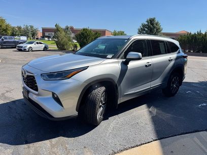 Used 2021 Toyota Highlander XLE