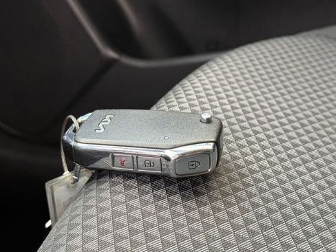 Used 2025 Kia Soul LX w/ LX Technology Package FWD image 20