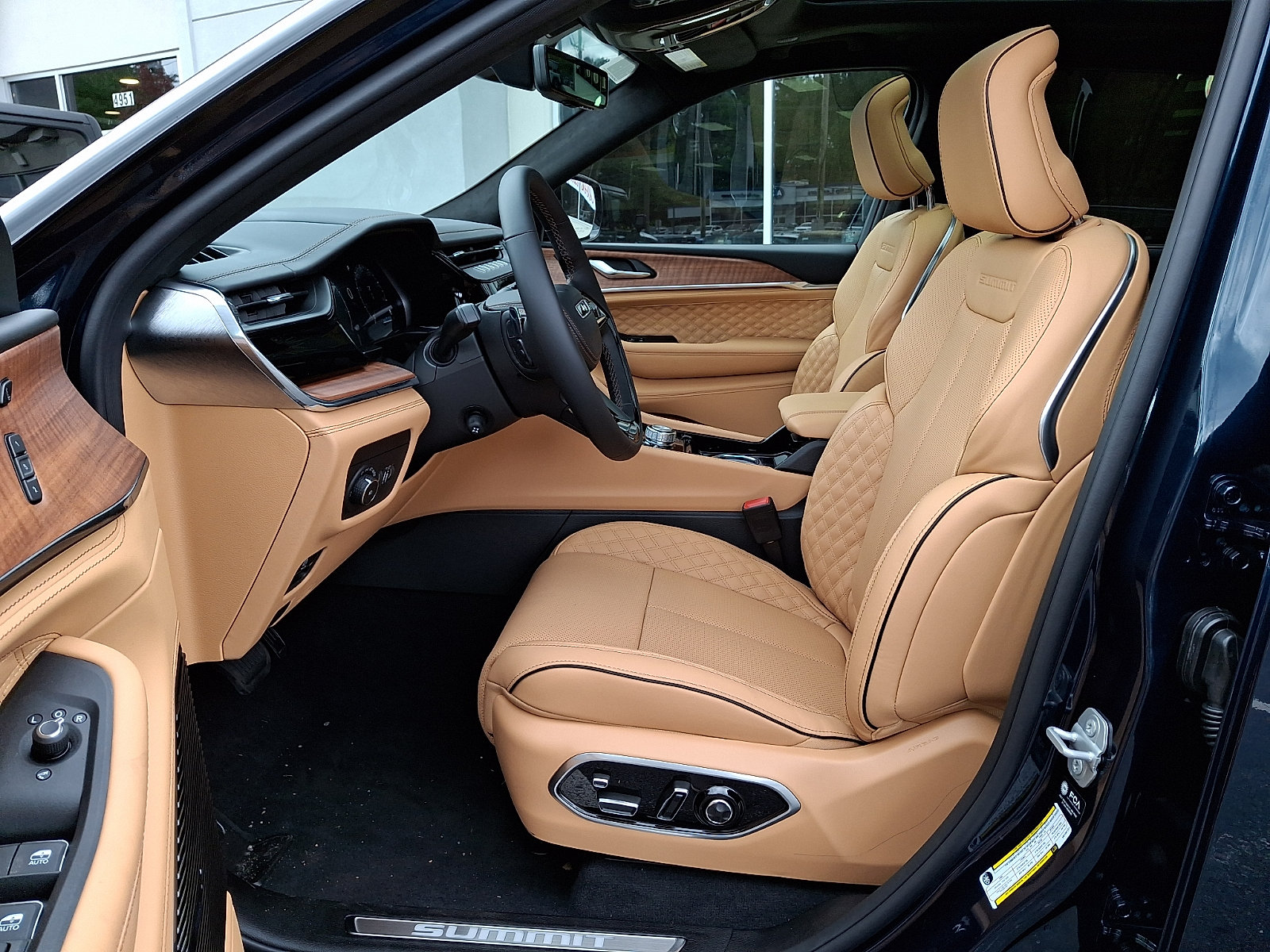 New 2027 Jeep Grand Cherokee Summit AWD/4WD image 9