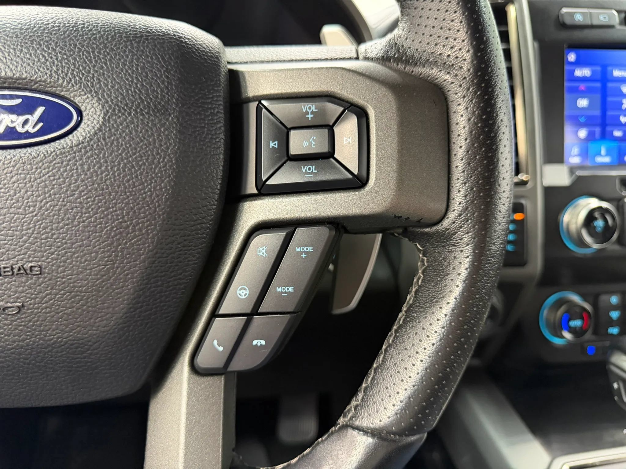 Used 2020 Ford F150 Raptor w/ Equipment Group 802A Luxury AWD/4WD image 32