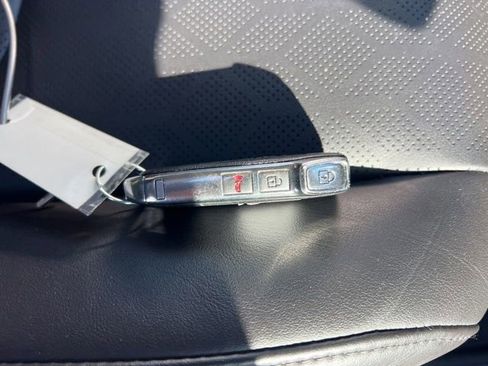 Certified 2024 Kia Carnival LX image 39