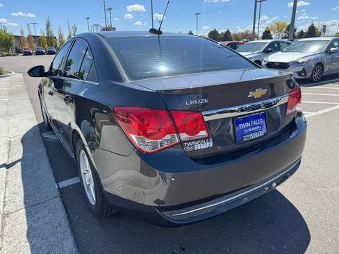 Used 2015 Chevrolet Cruze LT w/ RS Package FWD image 5