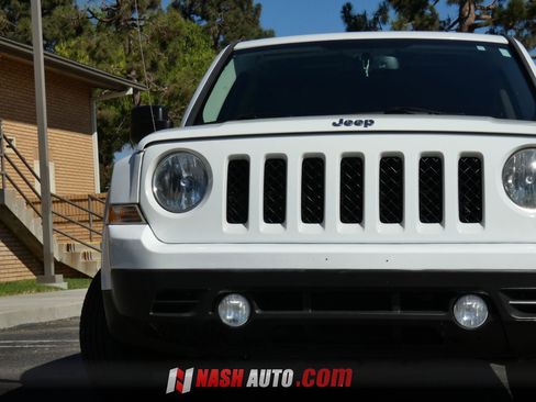 Used 2016 Jeep Patriot High Altitude FWD image 18