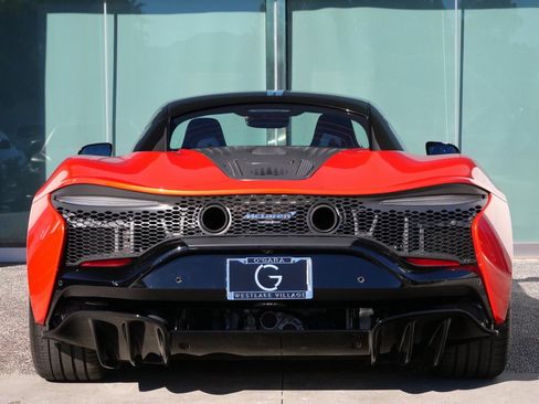 Used 2024 McLaren Artura image 5