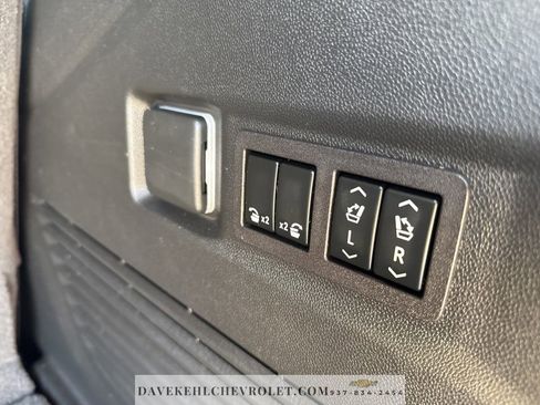 Used 2023 Chevrolet Tahoe Z71 w/ Luxury Package image 29